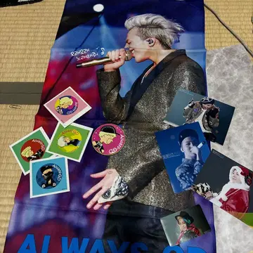 BIGBANG GD 태피스트리 씰 캔 배지 엽서 케이스 포함