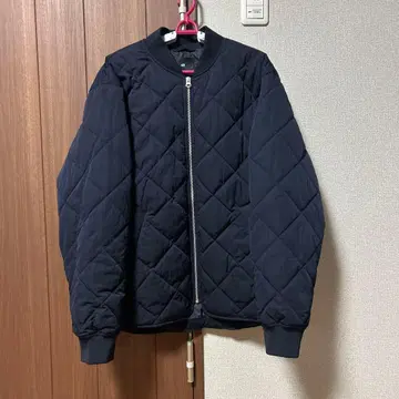 L 새상품급 H&M 다이아몬드 퀼팅 충전솜 자켓 네이비 ma-1