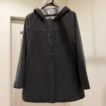 후드 부착 그레이 롱 코트