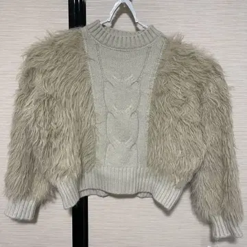 긴자 maggy 퍼 포함 숏 기장 니트 스웨터