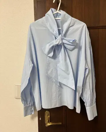 Vin 스카이블루 리본 블라우스 새상품