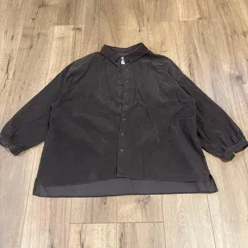 휴일과 시 다크 브라운 버튼업 셔츠 오로네 늑대와 올빼미