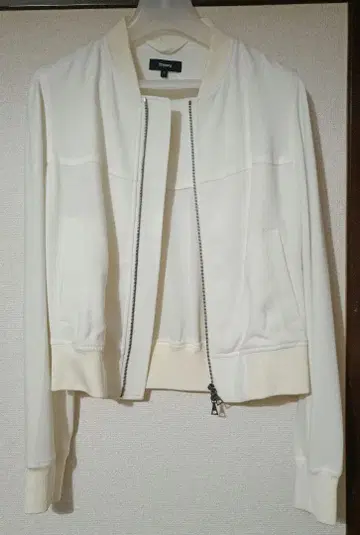 Theory 아이보리 자켓 S사이즈