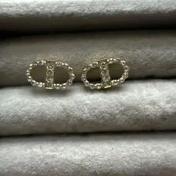 골드 타원형 귀걸이 스톤 포함