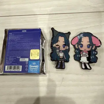 LESSERAFIM 윤진 마이멜로디 & 쿠로미 핀 배지 세트