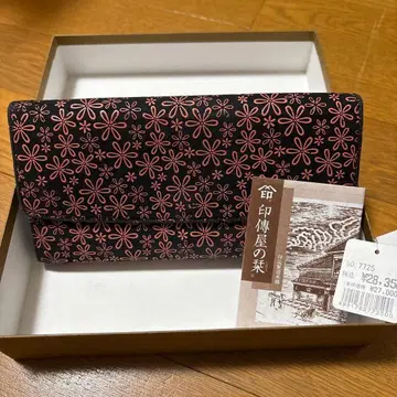 인덴 꽃무늬 장지갑