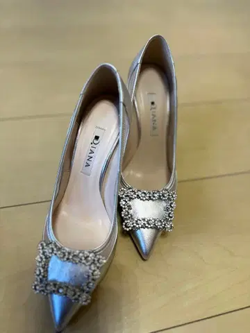 실버 스틸레토 힐 22.5cm