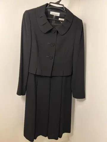 예복 자켓과 원피스 세트