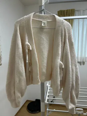 젤라또피케 화이트색 가디건