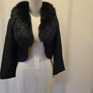 그레이스 콘티넨탈 퍼(fur) 달린 볼레로 자켓