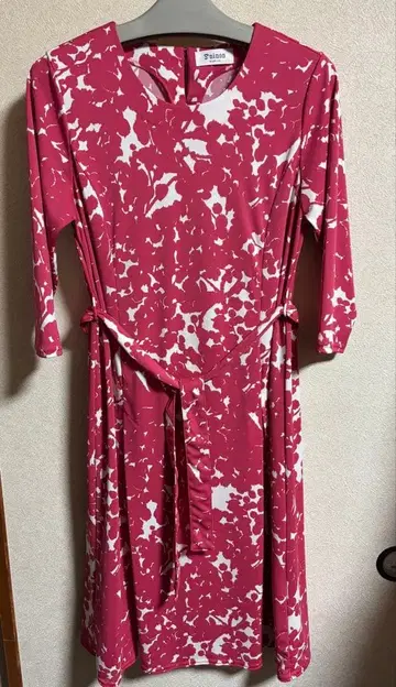 Se ninon 세니논 이뎀 7부 소매 꽃무늬 원피스