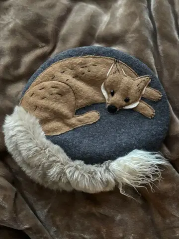 장밋빛 모자 여우 베레모