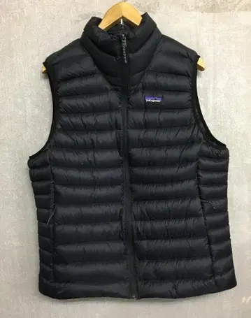 2024년 L 블랙 현행 신동 컨디션 최상 파타고니아 다운 스웨터 베스트