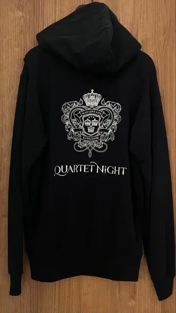 우타프리 카르나이 M 사이즈 후드티