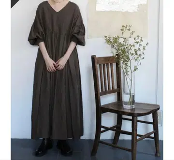 유니버셜 티슈 트리플 와셔 V넥 원피스