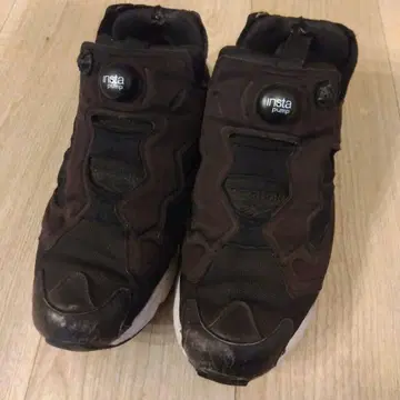 인스타펌프 블랙스니커즈