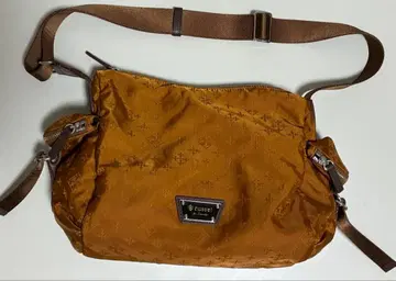 러셋 숄더백 나일론