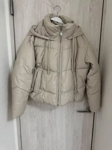 [ 가격 인하 협상 환영 ] ZARA 가죽 다운 자켓 S 사이즈 새상품급