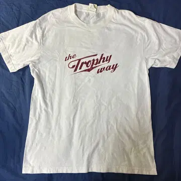 Trophy 화이트 T셔츠 LARGE
