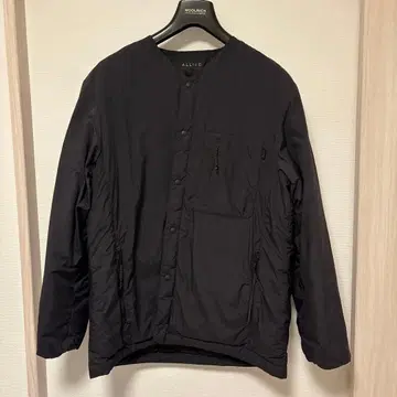 어반 리서치 EKAL 리버서블 블랙 컬러 다운 자켓