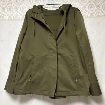 플라스테 카키색 후드 부착 마운틴 파카 M