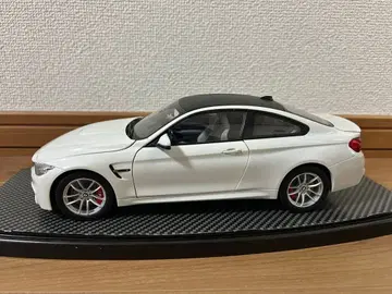 1/18 BMW F82 M4 쿠페 미니카 PARAGON사제
