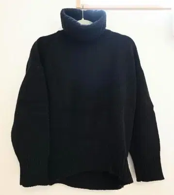 GALERIE VIE 하이넥 스웨터 블랙