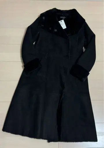 미사용품 theory(띠어리) 무스탕 코트 사이즈 2(9호)