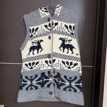 마오메이드 후드 부착 니트 베스트