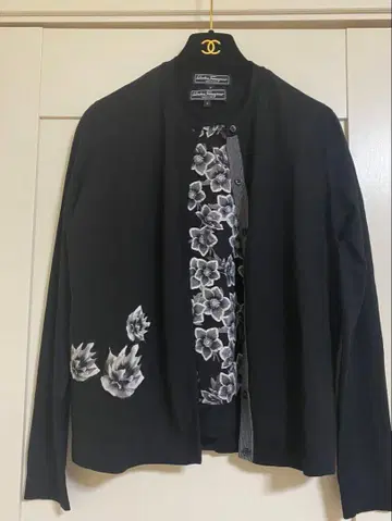 페라가모 세련된 앙상블 시착만 한 상품