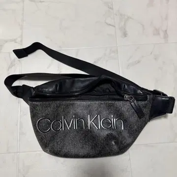새상품급 Calvin Klein 바디백 허리백 캘빈클라인