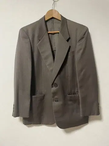 브라운 스트라이프 수트