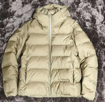 UNIQLO 후드 부착 심리스 다운 자켓