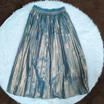 [ 미사용 새상품 ] 어반 리서치 라이트 블루 플리츠 롱 스커트