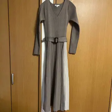그레이 니트 롱 원피스 V넥