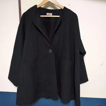 사만사 모스모스 블랙 A라인 코트