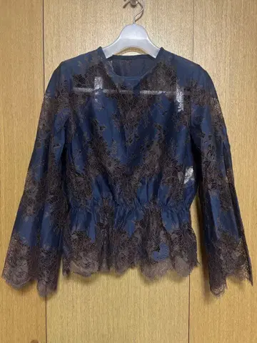 퀄리 네이비 레이스 상의 38