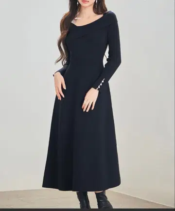 비대칭 넥 긴팔 미디 기장 니트 원피스