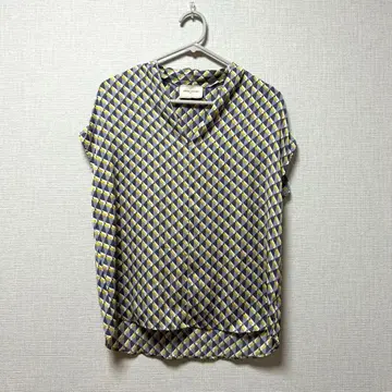 유나이티드 애로우즈 블라우스