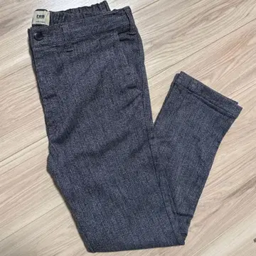 F.O.B. 팩토리 F0438