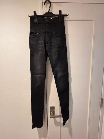 EMODA 하이웨스트 스키니 데님 블랙 ELDERFIX