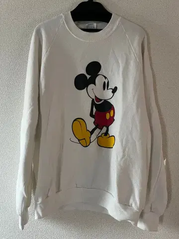 [ 구제 의류 ] 미키마우스 프린트 맨투맨 L 사이즈