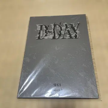 SUGA Agust D D-DAY 미니 포토북