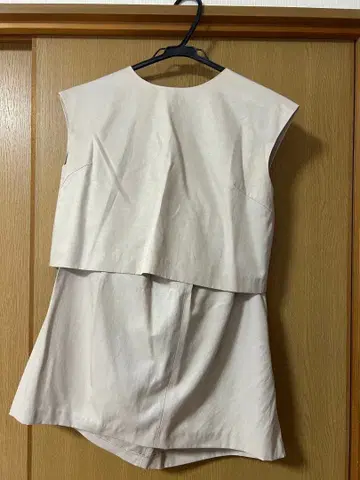 아이보리 레이어드 디자인 상의 S