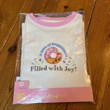 디즈니 더피&프렌즈의 필드 위드 조이 T셔츠 M 사이즈