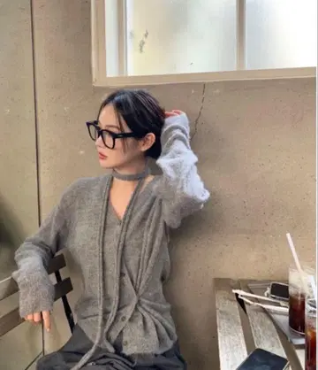 그레이 V넥 니트 가디건