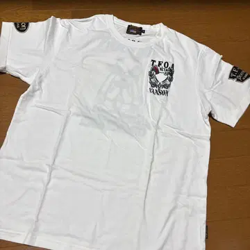 T.F.O.A. VANSON 화이트 셔츠