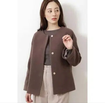 NATURAL BEAUTY BASIC 브라운 숏코트 노카라