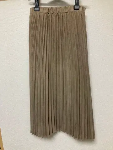 hush puppies 스웨이드 플리츠 스커트