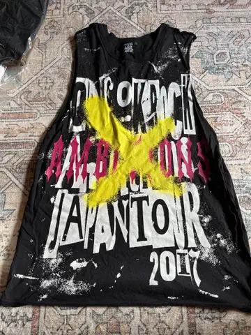 ONE OK ROCK 2017 AMBITIONS 탱크탑 L